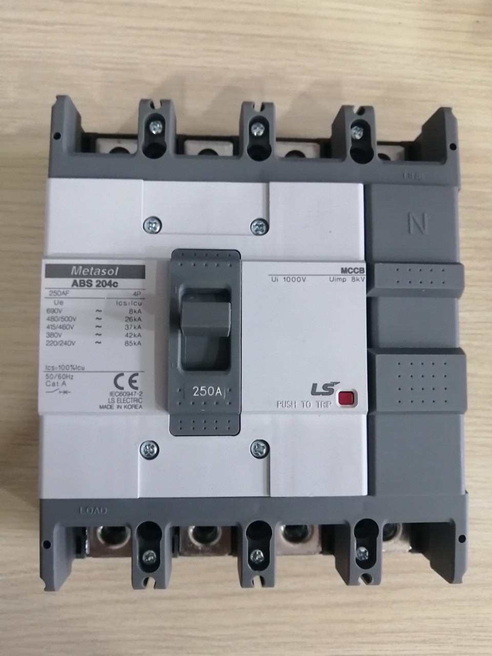 https://vanvh.com/abs204c-4p-250a-1-819