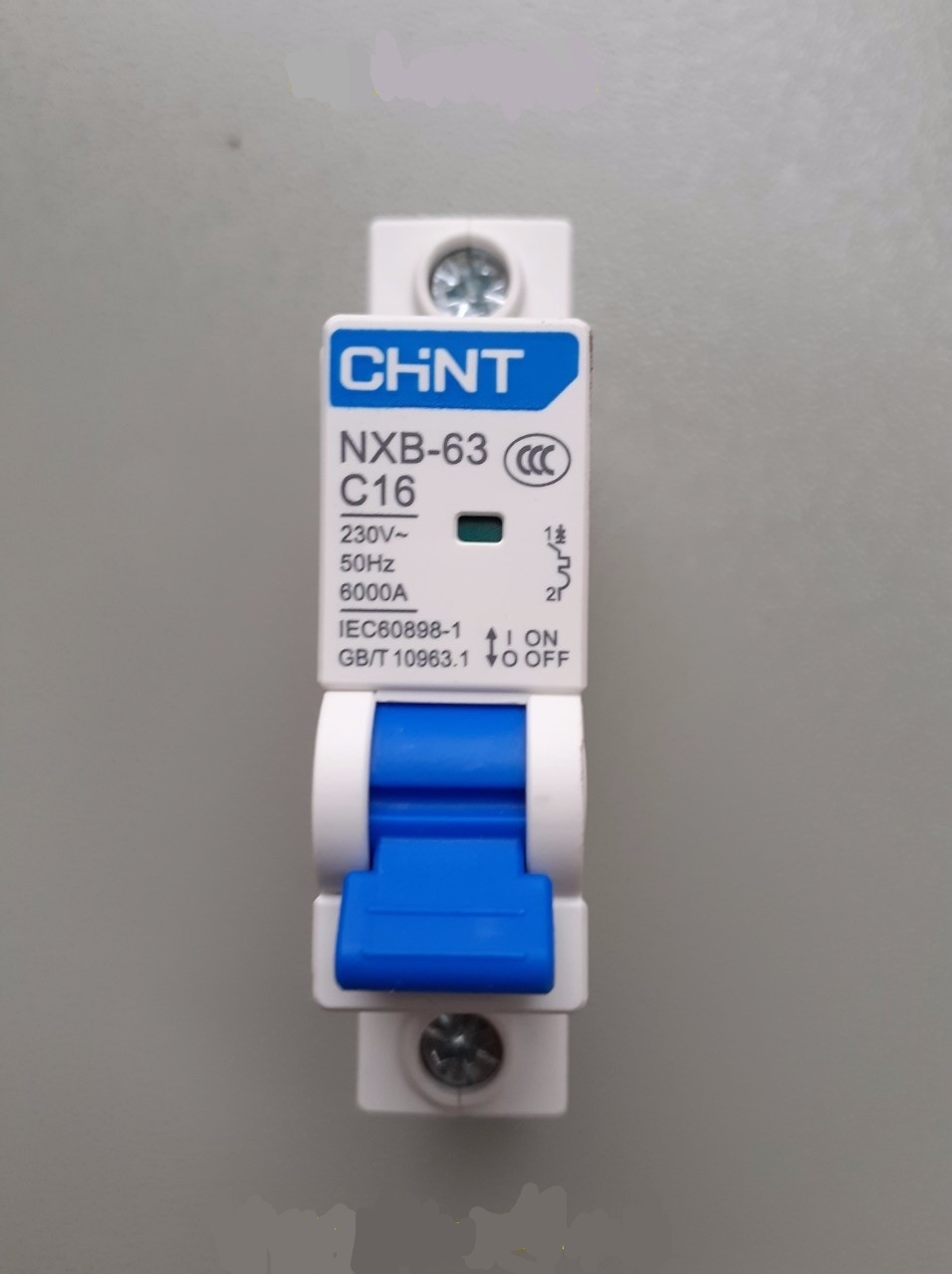 https://vanvh.com/aptomat-chint-1p-16a