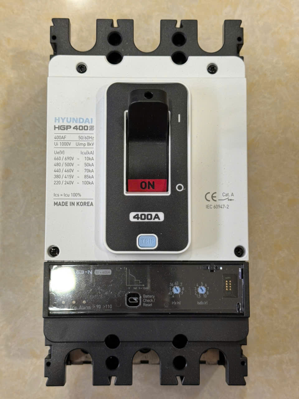 https://vanvh.com/hgp400s-3p-400a-2-7910