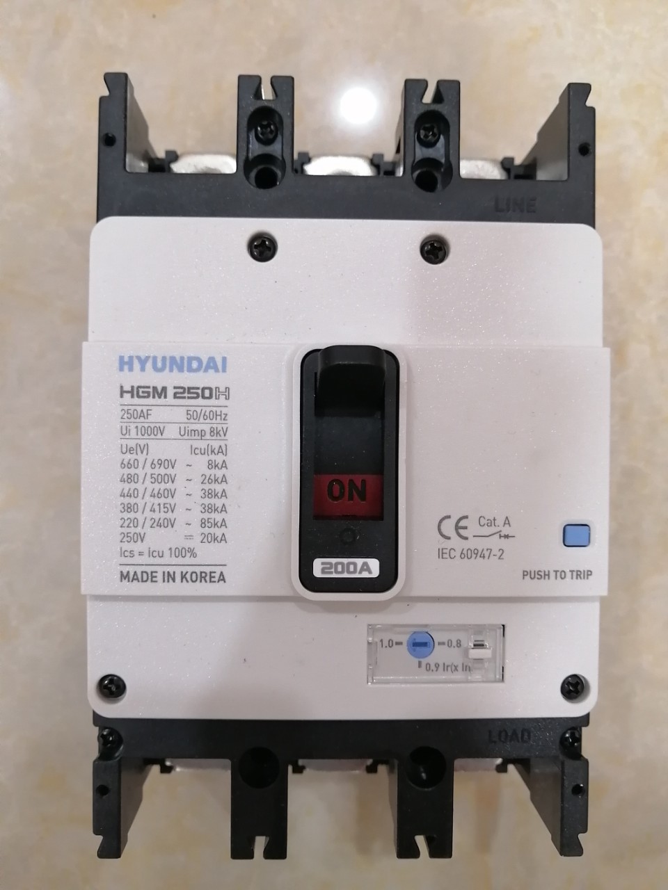 https://vanvh.com/mccb-3p-200a-38ka-hgm250h-1-1829