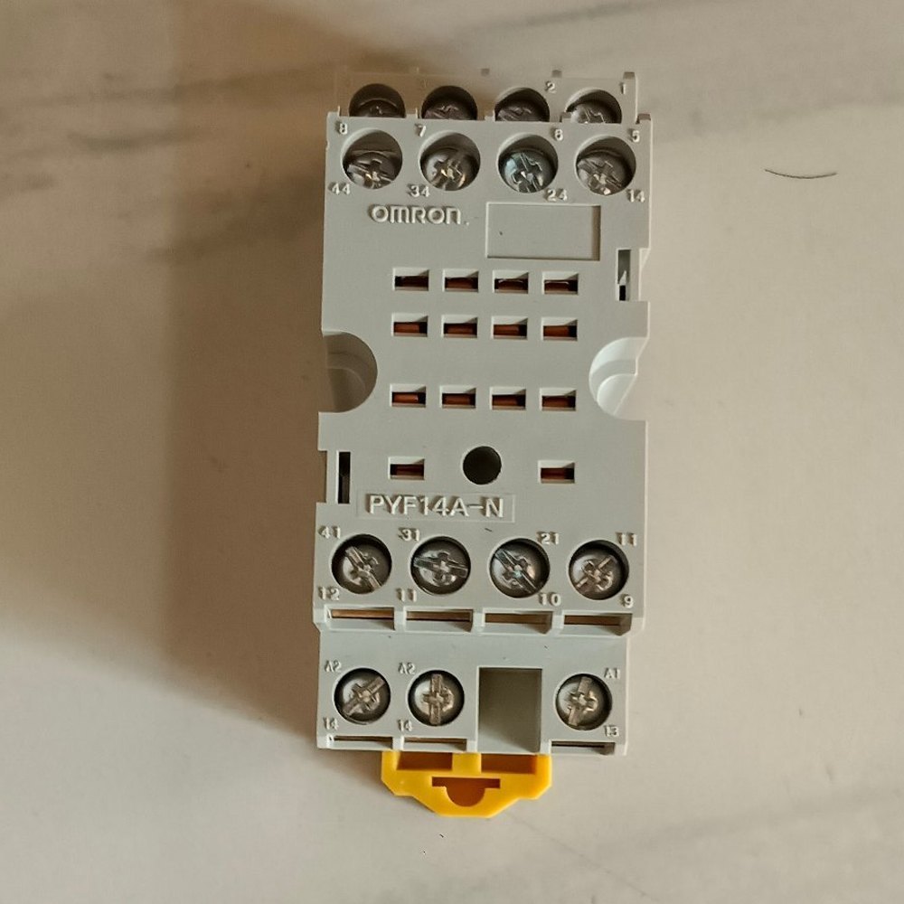 https://vanvh.com/omron-pyf14a-n-relay