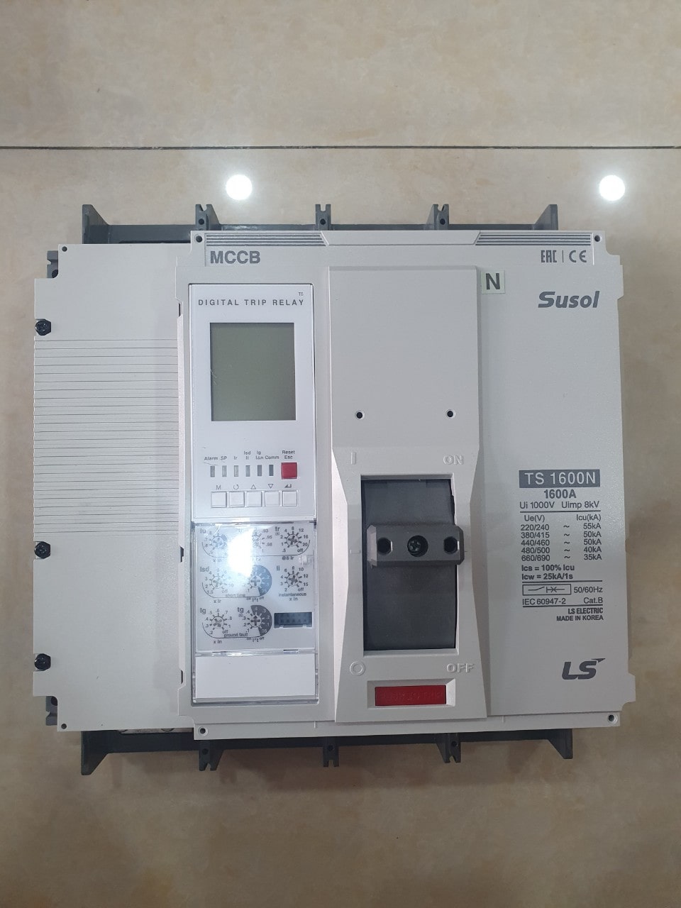https://vanvh.com/ts1600n-4p-1600a-1-6087-min