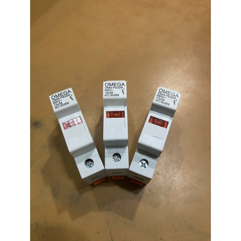 Cầu trì omega có đèn omega OMEGA ELECTIRC FS32M