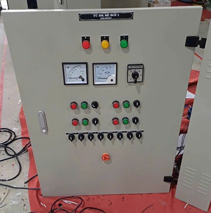 Tủ điện điều khiển xử lý nước bể bơi VH XLNT.