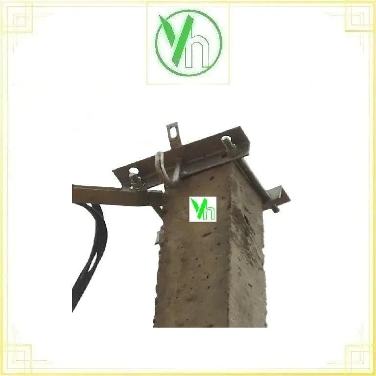 Gông treo cáp vặn xoắn cột điện vuông loại đơn 220x220 Việt Nam GV220220