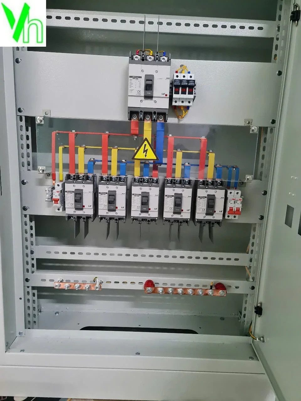 Tủ điện 250A phân phối Việt Nam TD250A 3P